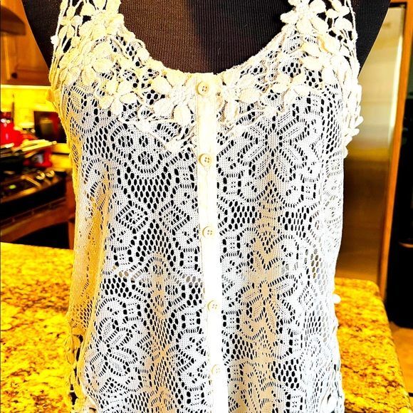 Kimchi Blue Ivory Lacy Flowers Crochet Tank Top NWT Size Small - Picture 6 of 13
